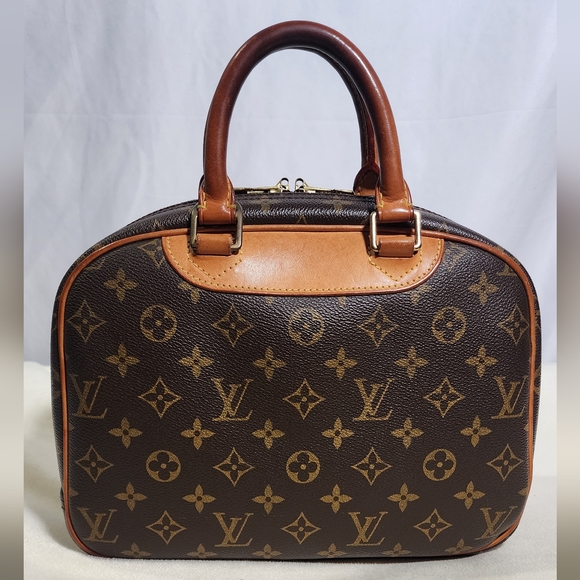 Louis Vuitton Trouville. Minor dryness on vachetta. Light signs of use handles. - Picture 2 of 14